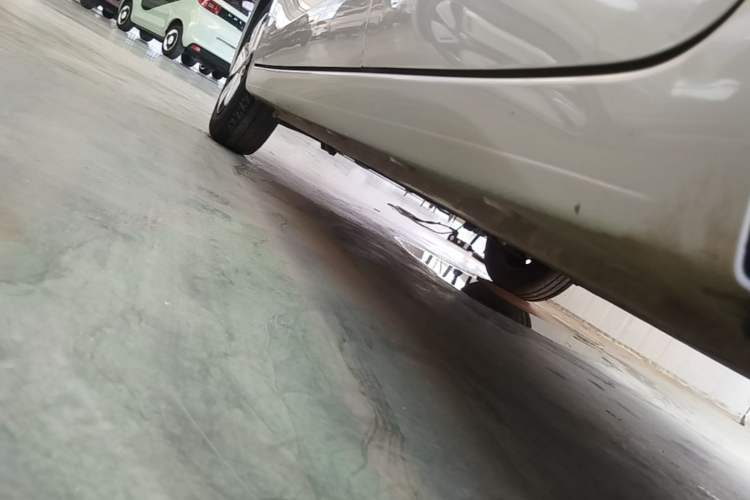 Used Wuling Hongguang MINIEV 2025 Four-Door Version Advanced Edition Left Side Sill