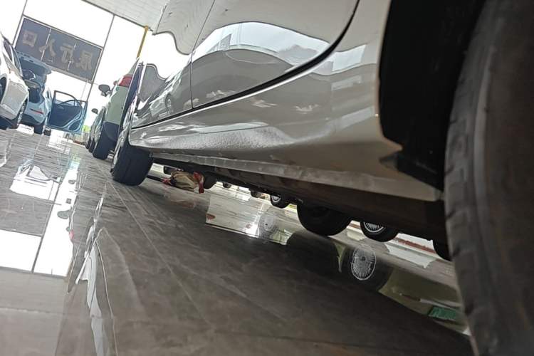 Used Wuling Hongguang MINIEV 2025 Four-Door Version Advanced Edition Left Side Sill