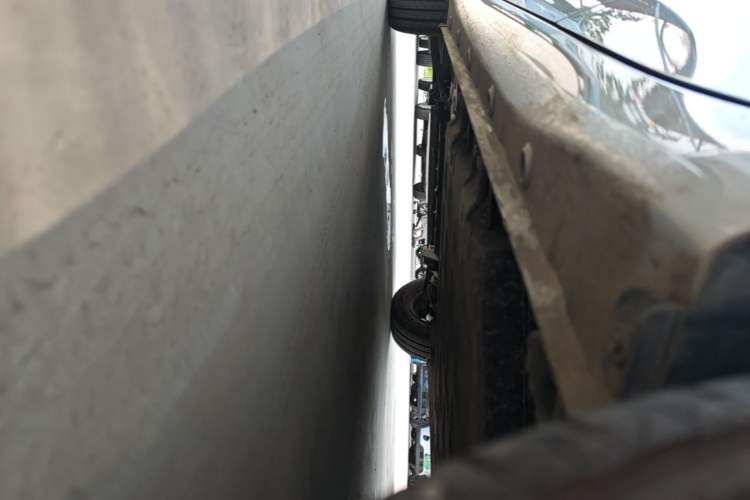 Used Wuling Hongguang MINIEV 2025 Four-Door Version Advanced Edition Left Side Sill