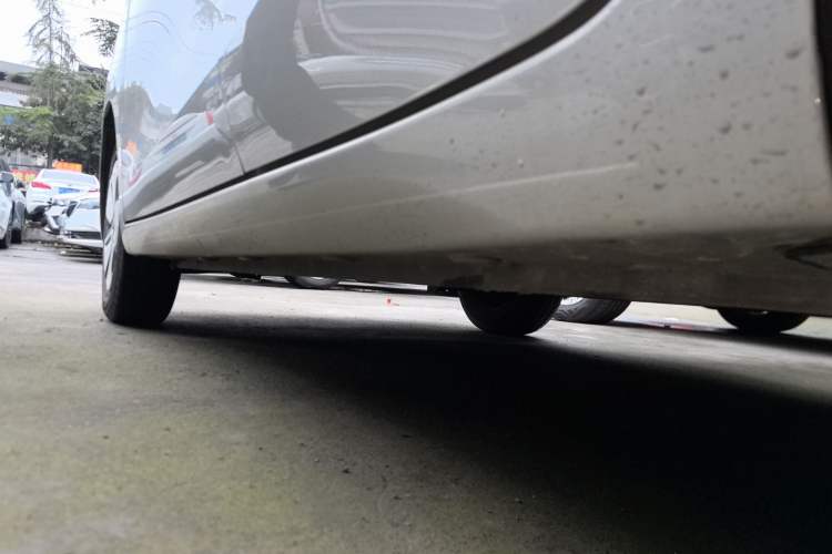 Used Wuling Hongguang MINIEV 2025 Four-Door Version Advanced Edition Left Side Sill