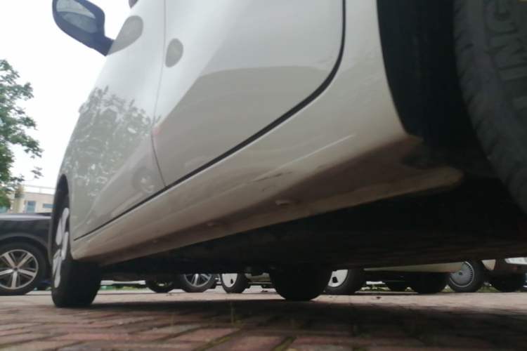 Used Wuling Hongguang MINIEV 2025 Four-Door Version Advanced Edition Left Side Sill