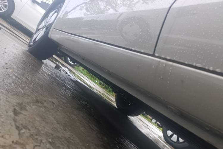 Used Wuling Hongguang MINIEV 2025 Four-Door Version Advanced Edition Left Side Sill