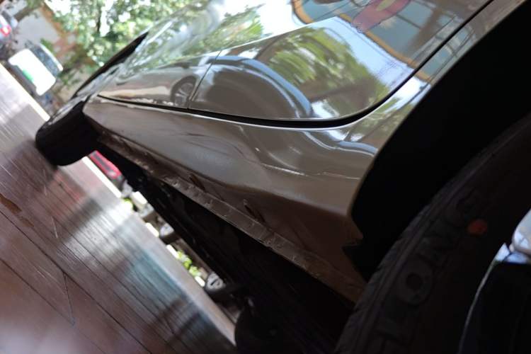 Used Wuling Hongguang MINIEV 2025 Four-Door Version Zhenxiang+ Edition Left Side Sill