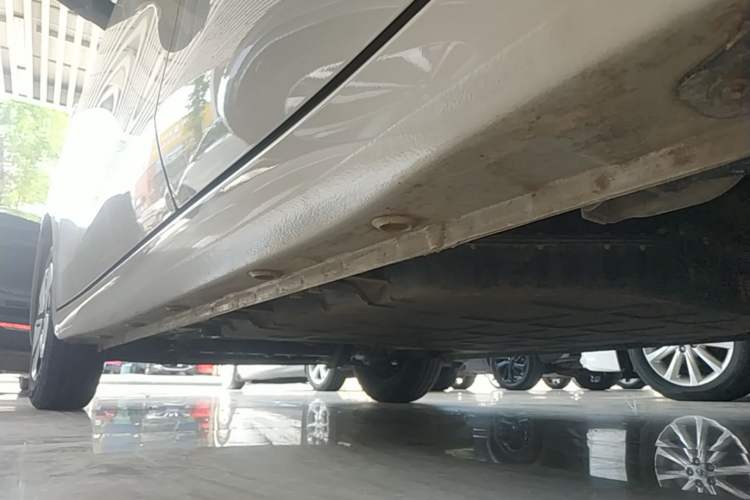 Used Wuling Hongguang MINIEV 2025 Four-Door Version Advanced Edition Left Side Sill