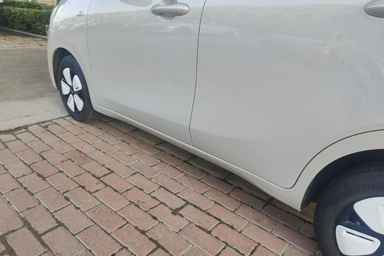 Used Wuling Hongguang MINIEV 2025 Four-Door Version Advanced Edition Left Side Sill