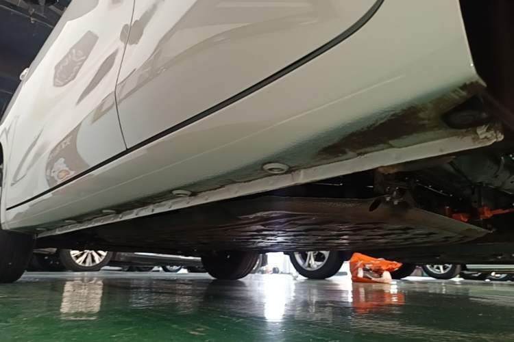 Used Wuling Hongguang MINIEV 2025 Four-Door Version Advanced Edition Left Side Sill