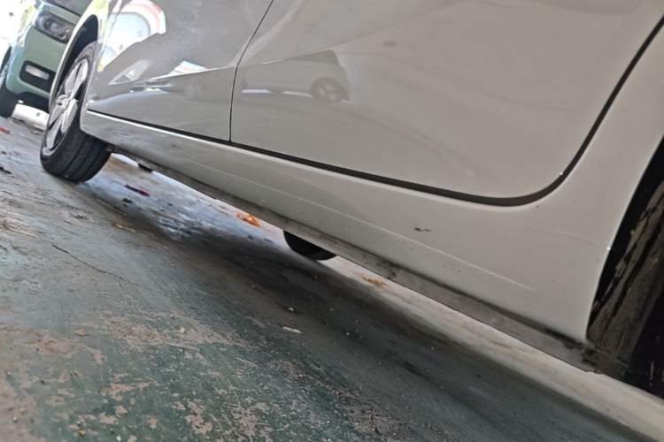 Used Wuling Hongguang MINIEV 2025 Four-Door Version Advanced Edition Left Side Sill
