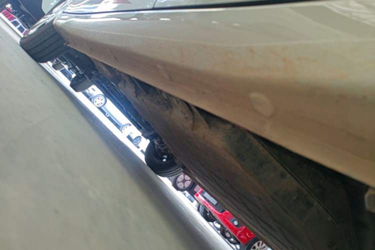 Used Wuling Hongguang MINIEV 2025 Four-Door Version Advanced Edition Left Side Sill
