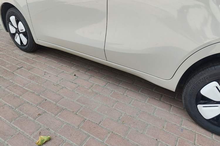 Used Wuling Hongguang MINIEV 2025 Four-Door Version Advanced Edition Left Side Sill