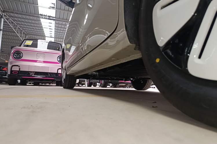 Used Wuling Hongguang MINIEV 2025 Four-Door Version Advanced Edition Left Side Sill