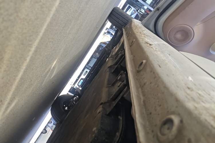 Used Wuling Hongguang MINIEV 2025 Four-Door Version Advanced Edition Left Side Sill
