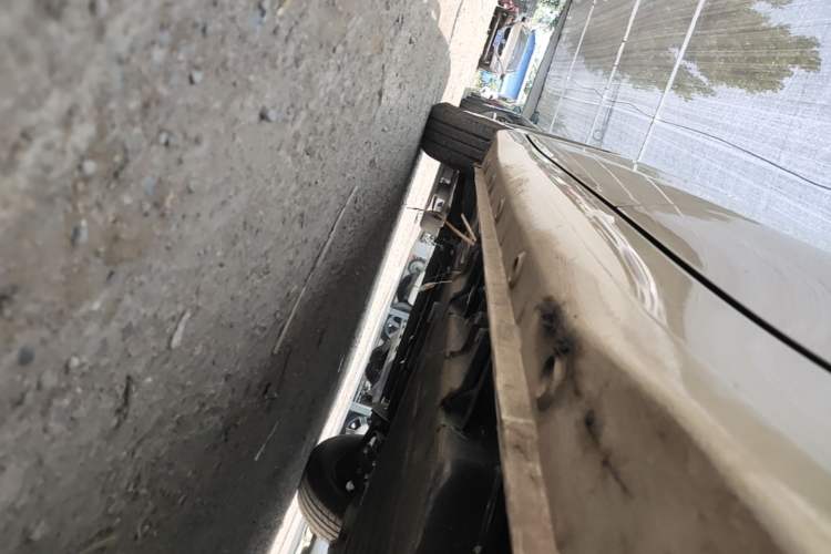 Used Wuling Hongguang MINIEV 2025 Four-Door Version Advanced Edition Left Side Sill