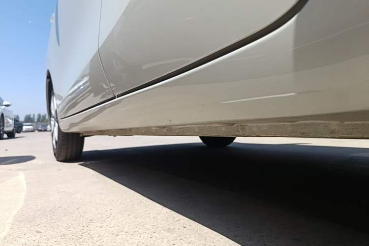 Used Wuling Hongguang MINIEV 2025 Four-Door Version Advanced Edition Left Side Sill