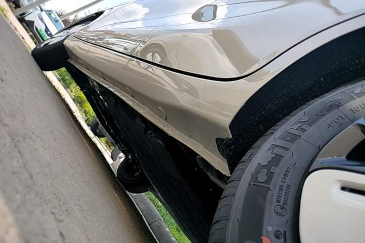 Used Wuling Hongguang MINIEV 2025 Four-Door Version Advanced Edition Left Side Sill