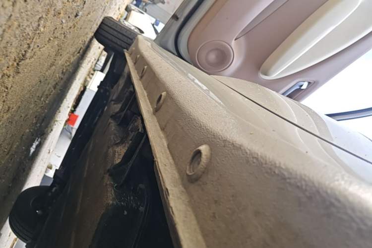 Used Wuling Hongguang MINIEV 2025 Four-Door Version Advanced Edition Left Side Sill