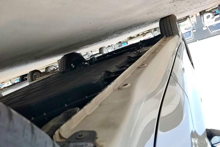 Used Wuling Hongguang MINIEV 2025 Four-Door Version Advanced Edition Left Side Sill