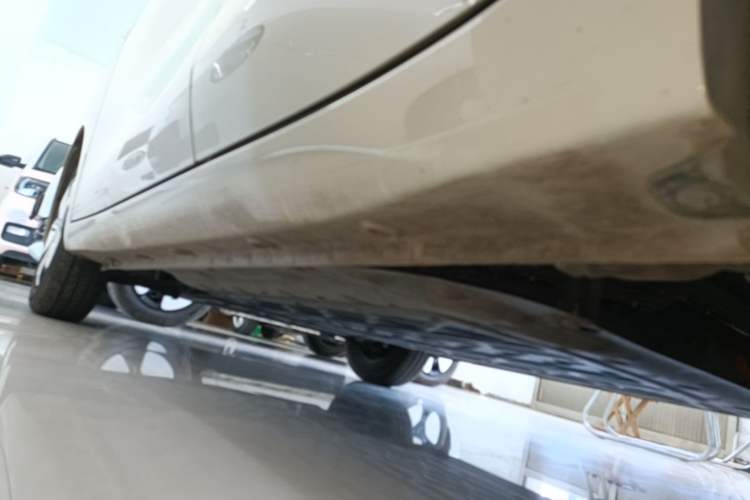 Used Wuling Hongguang MINIEV 2025 Four-Door Version Advanced Edition Left Side Sill