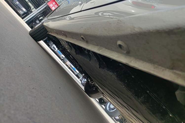 Used Wuling Hongguang MINIEV 2025 Four-Door Version Advanced Edition Left Side Sill