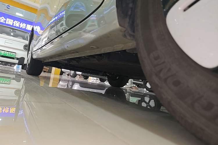 Used Wuling Hongguang MINIEV 2025 Four-Door Version Advanced Edition Left Side Sill