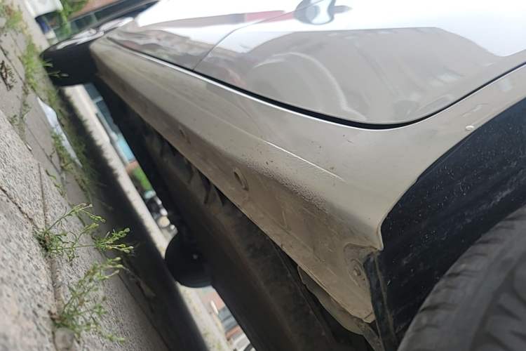 Used Wuling Hongguang MINIEV 2025 Four-Door Version Advanced Edition Left Side Sill