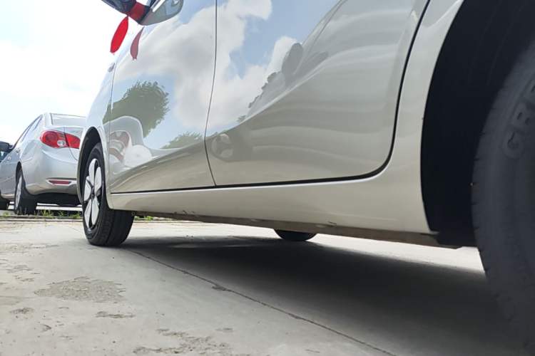 Used Wuling Hongguang MINIEV 2025 Four-Door Version Advanced Edition Left Side Sill