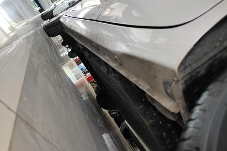 Used Wuling Hongguang MINIEV 2025 Four-Door Version Advanced Edition Left Side Sill