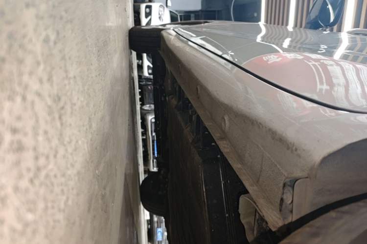 Used Wuling Hongguang MINIEV 2025 Four-Door Version Premium Edition Left Side Sill