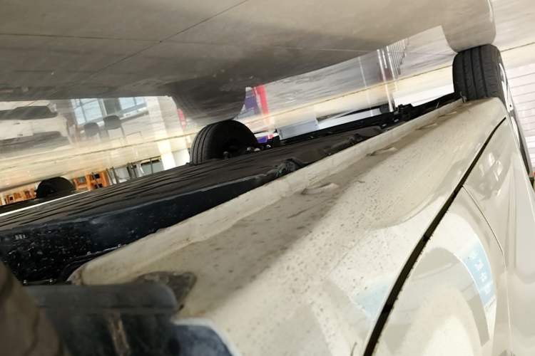 Used Wuling Hongguang MINIEV 2025 Four-Door Version Advanced Edition Left Side Sill