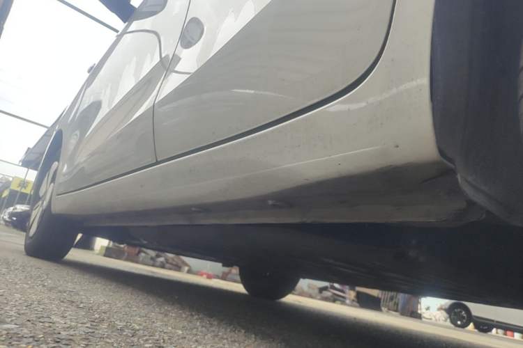Used Wuling Hongguang MINIEV 2025 Four-Door Version Advanced Edition Left Side Sill