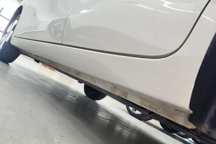 Used Wuling Hongguang MINIEV 2025 Four-Door Version Advanced Edition Left Side Sill