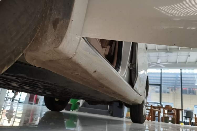 Used Wuling Hongguang MINIEV 2025 Four-Door Version Zhenxiang+ Edition Left Side Sill