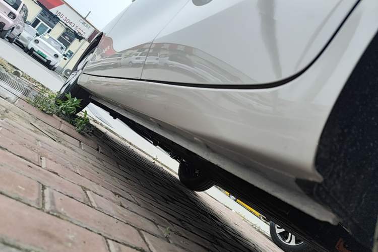 Used Wuling Hongguang MINIEV 2025 Four-Door Version Advanced Edition Left Side Sill