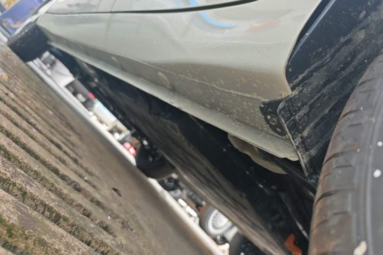Used Wuling Hongguang MINIEV 2025 Four-Door Version Advanced Edition Left Side Sill