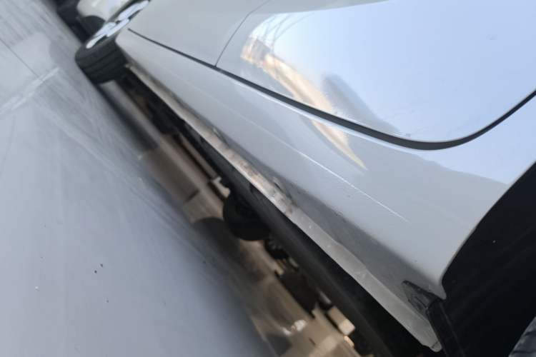 Used Wuling Hongguang MINIEV 2025 Four-Door Version Advanced Edition Left Side Sill