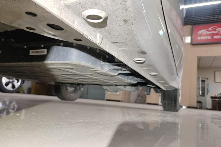 Used Wuling Hongguang MINIEV 2025 Four-Door Version Advanced Edition Left Side Sill