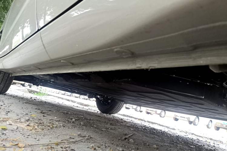 Used Wuling Hongguang MINIEV 2025 Four-Door Version Advanced Edition Left Side Sill