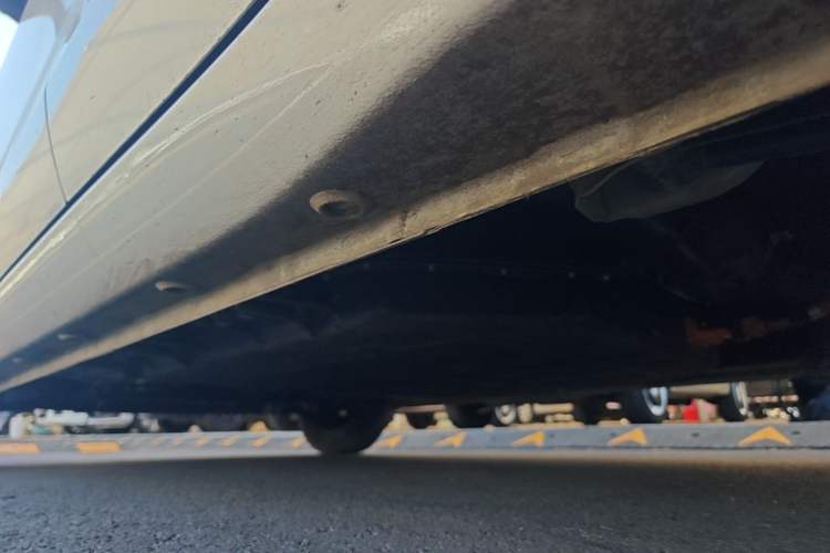 Used Wuling Hongguang MINIEV 2025 Four-Door Version Advanced Edition Left Side Sill