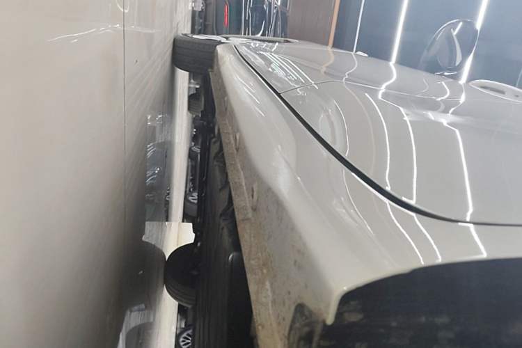 Used Wuling Hongguang MINIEV 2025 Four-Door Version Advanced Edition Left Side Sill