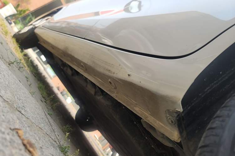 Used Wuling Hongguang MINIEV 2025 Four-Door Version Advanced Edition Left Side Sill
