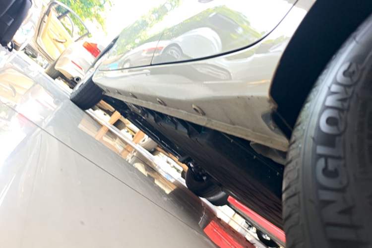 Used Wuling Hongguang MINIEV 2025 Four-Door Version Advanced Edition Left Side Sill