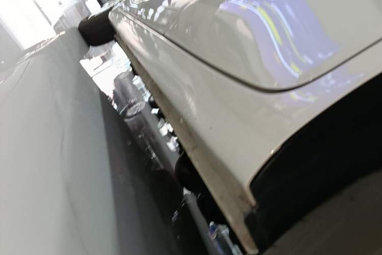 Used Wuling Hongguang MINIEV 2025 Four-Door Version Advanced Edition Left Side Sill