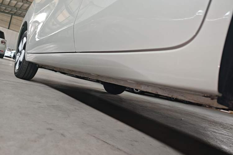 Used Wuling Hongguang MINIEV 2025 Four-Door Version Advanced Edition Left Side Sill