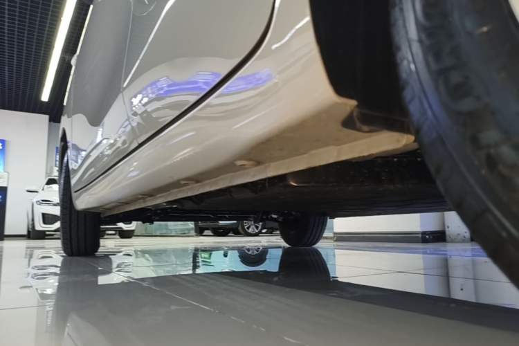 Used Wuling Hongguang MINIEV 2025 Four-Door Version Advanced Edition Left Side Sill