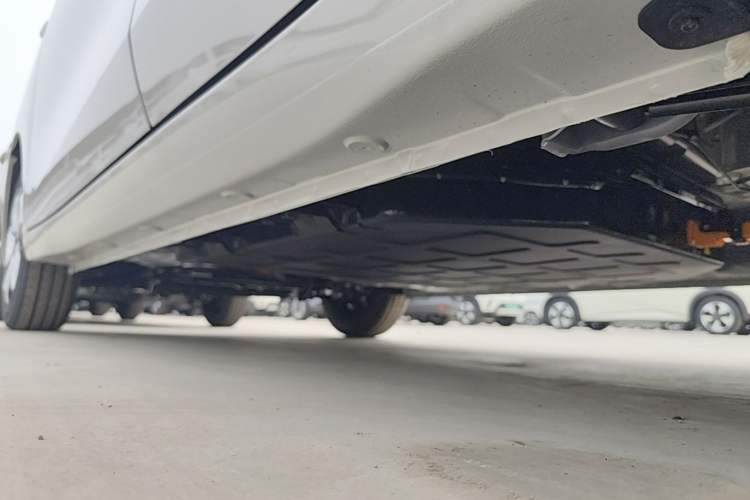 Used Wuling Hongguang MINIEV 2025 Four-Door Version Advanced Edition Left Side Sill