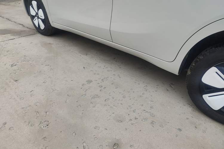 Used Wuling Hongguang MINIEV 2025 Four-Door Version Advanced Edition Left Side Sill