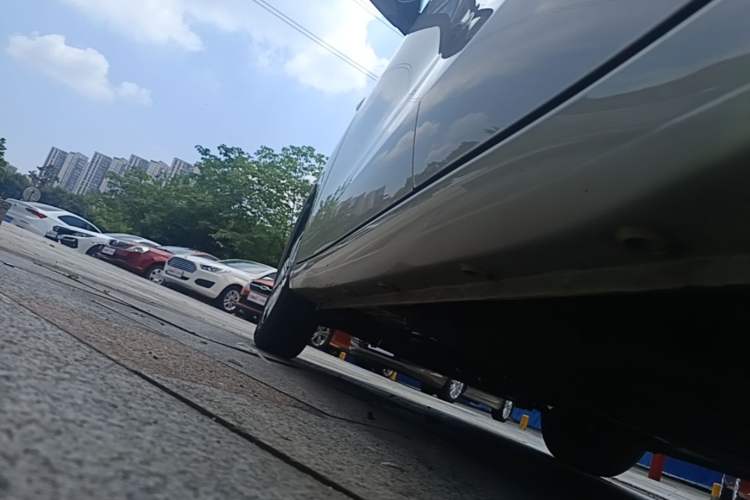 Used Wuling Hongguang MINIEV 2025 Four-Door Version Advanced Edition Left Side Sill