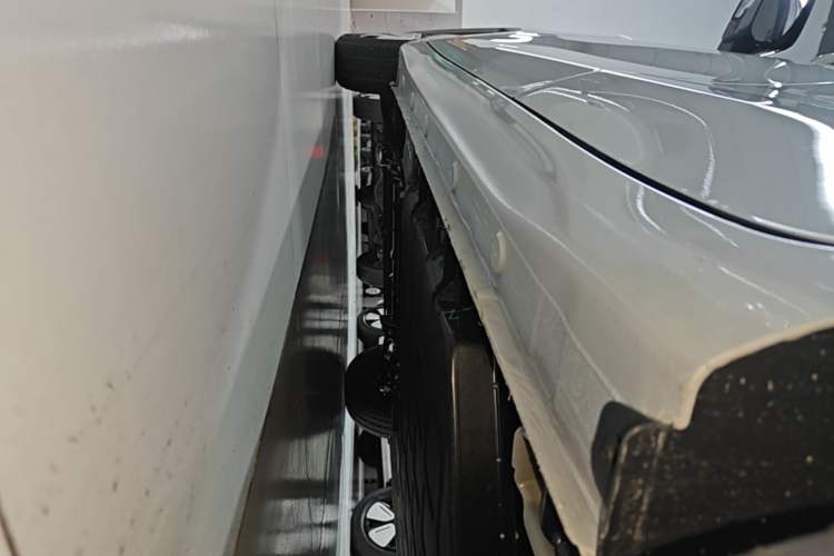 Used Wuling Hongguang MINIEV 2025 Four-Door Version Advanced Edition Left Side Sill