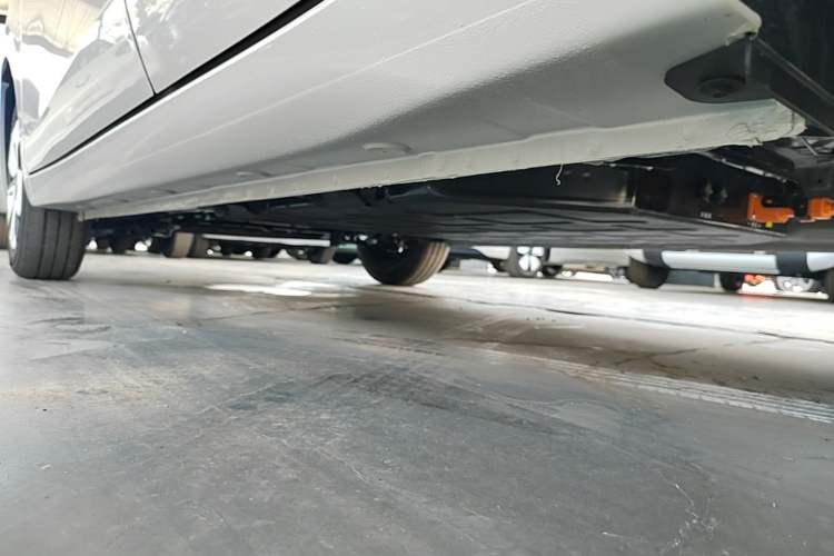 Used Wuling Hongguang MINIEV 2025 Four-Door Version Advanced Edition Left Side Sill