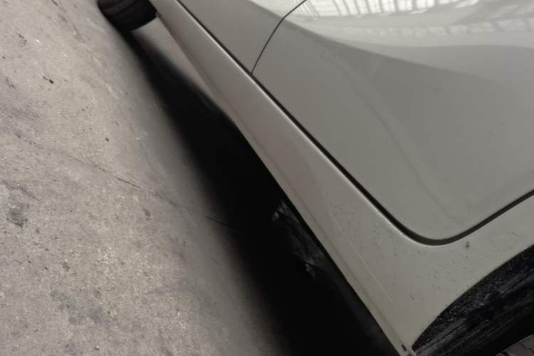 Used Wuling Hongguang MINIEV 2025 Four-Door Version Advanced Edition Left Side Sill