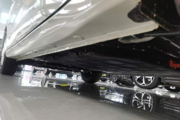 Used Wuling Hongguang MINIEV 2025 Four-Door Version Advanced Edition Left Side Sill